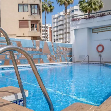 Stunning In With Outdoor Swimming Pool, Wifi And 2 Bedrooms *