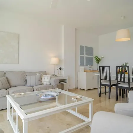 Stunning In With Outdoor Swimming Pool, Wifi And 2 Bedrooms Apartment Marbella