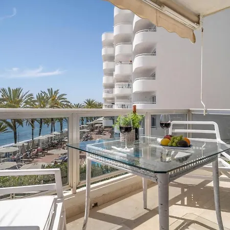 Stunning In With Outdoor Swimming Pool, Wifi And 2 Bedrooms *