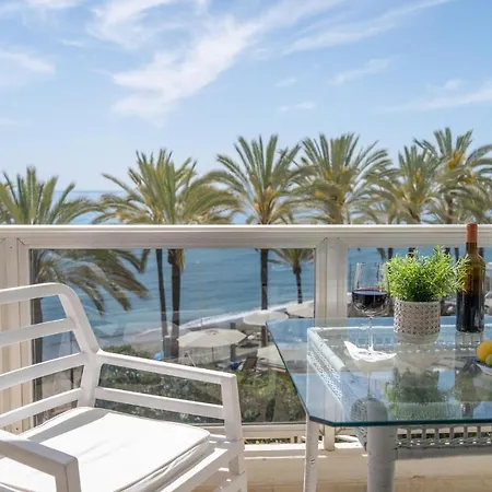 Stunning In With Outdoor Swimming Pool, Wifi And 2 Bedrooms Apartment